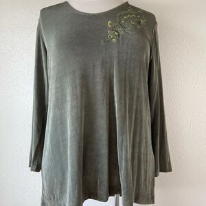 NWT Wear It Women’s Top Size (8/10)
